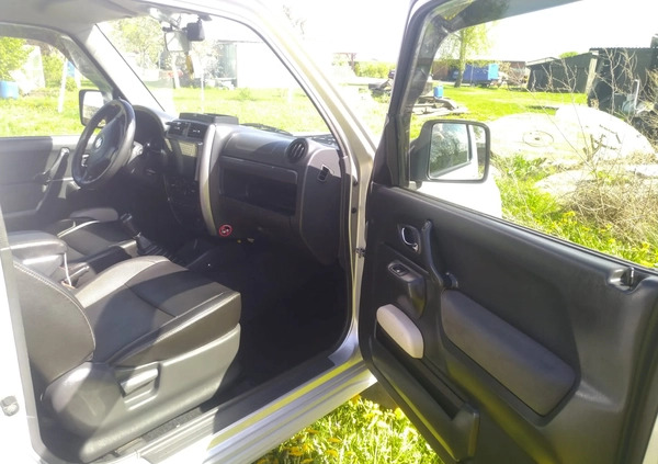 Suzuki Jimny cena 45510 przebieg: 173800, rok produkcji 2012 z Nowe Miasto nad Pilicą małe 301